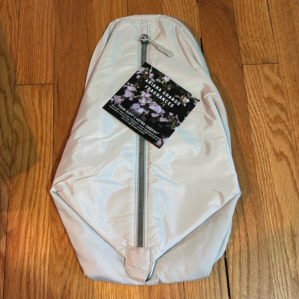 Ariana Grande sling bag